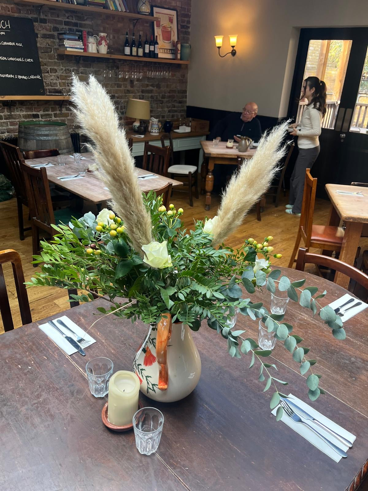 Pub & Restaurant Flowers